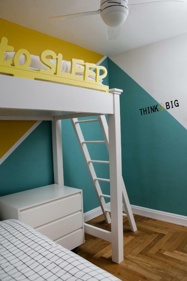 Colorful Bnb Apartment Hajfa Zewnętrze zdjęcie