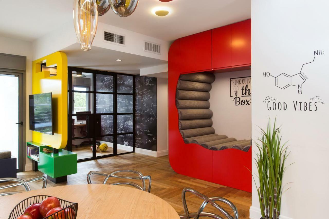 Colorful Bnb Apartment Hajfa Zewnętrze zdjęcie